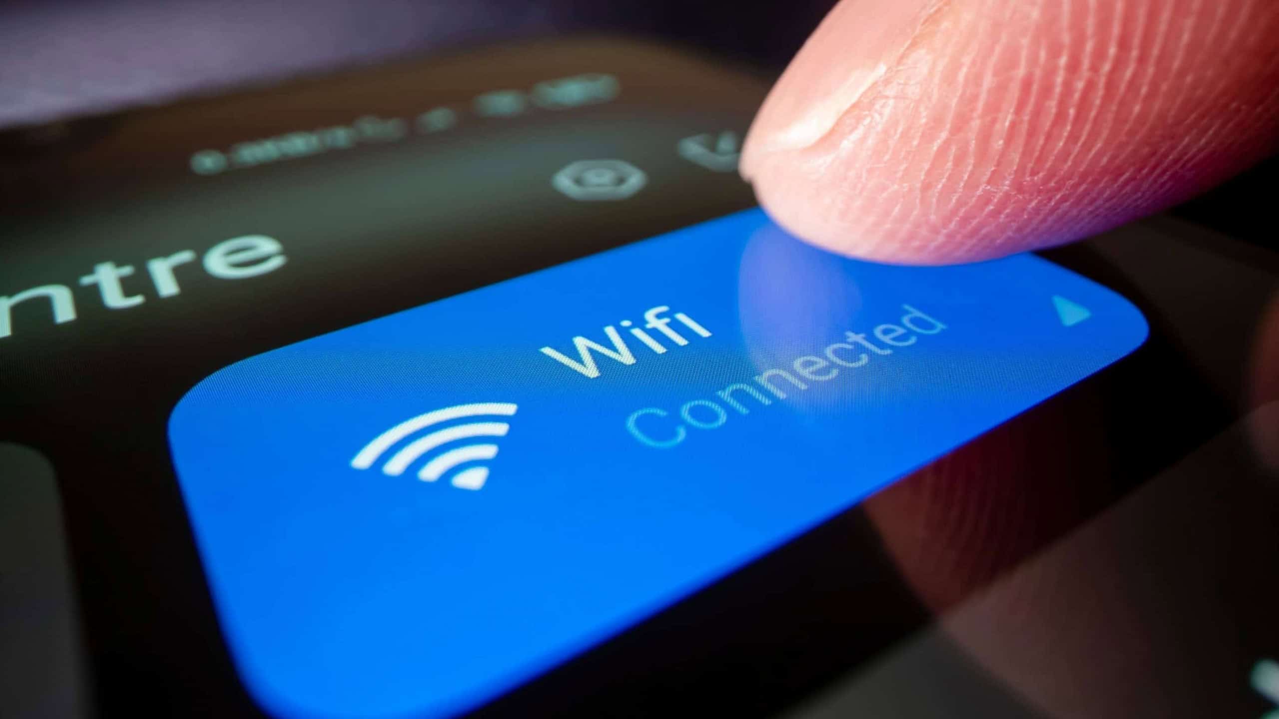 Wi-Fi Público: Como o Acesso em Cafés e Aeroportos Pode Comprometer sua Segurança