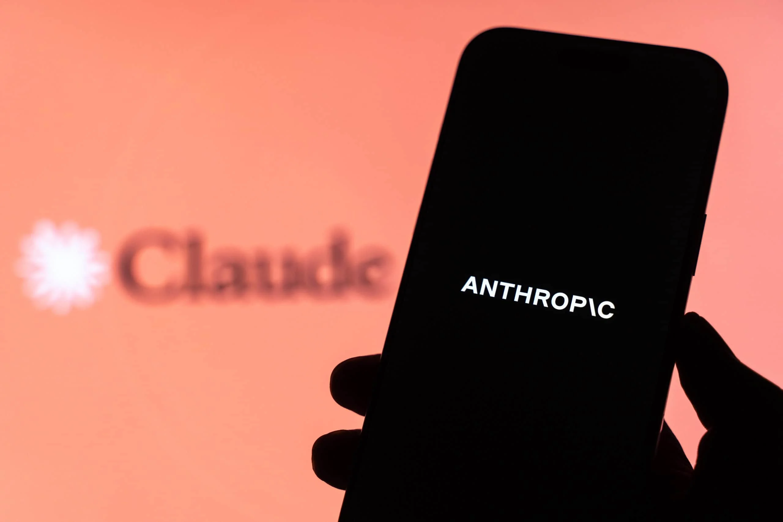Anthropic altera política do Claude e pode exigir verificação de identidade dos usuários