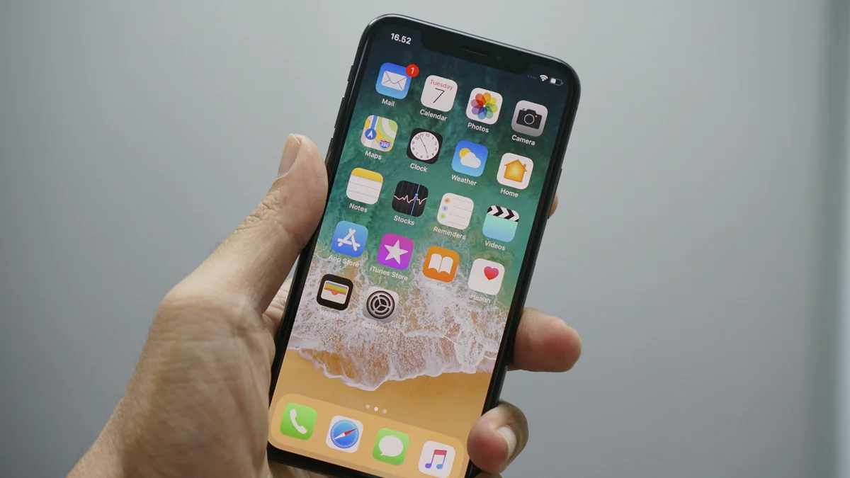 WhatsApp no iOS: o que muda com a nova exigência de atualização